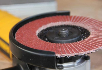 Круг лепестковый торцевой Ø125 P-120